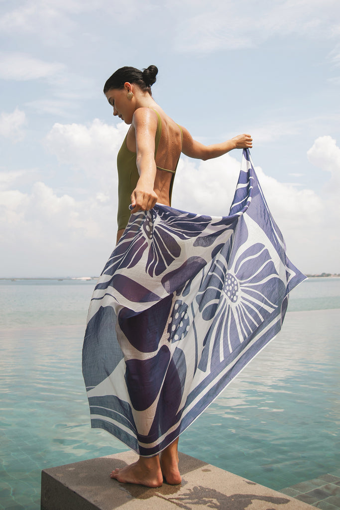 Light Sarong By the sea