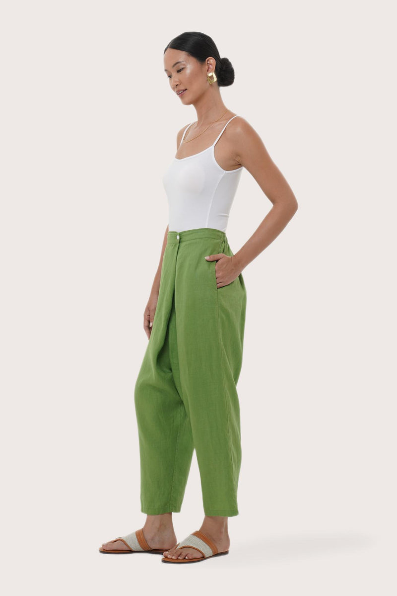 Side profile of the Amber Linen Pant showcasing fluid linen drape