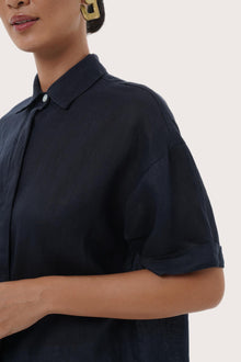 By The Sea Bali Tailored detail of the Anse Short Sleeve Linen Blouse