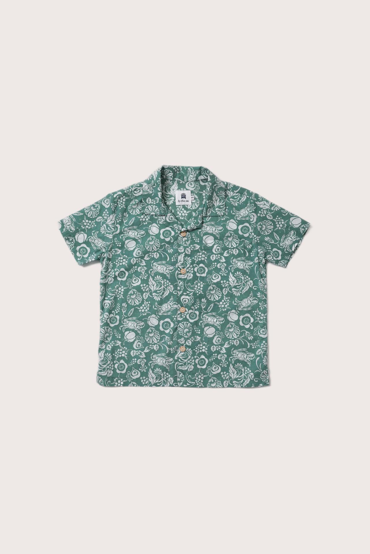 Refined fabric and print detail of the Bali Tropical Shirt in Veg and Crab