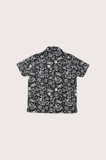 Lightweight fabric texture paired with the signature Veg and Crab artwork