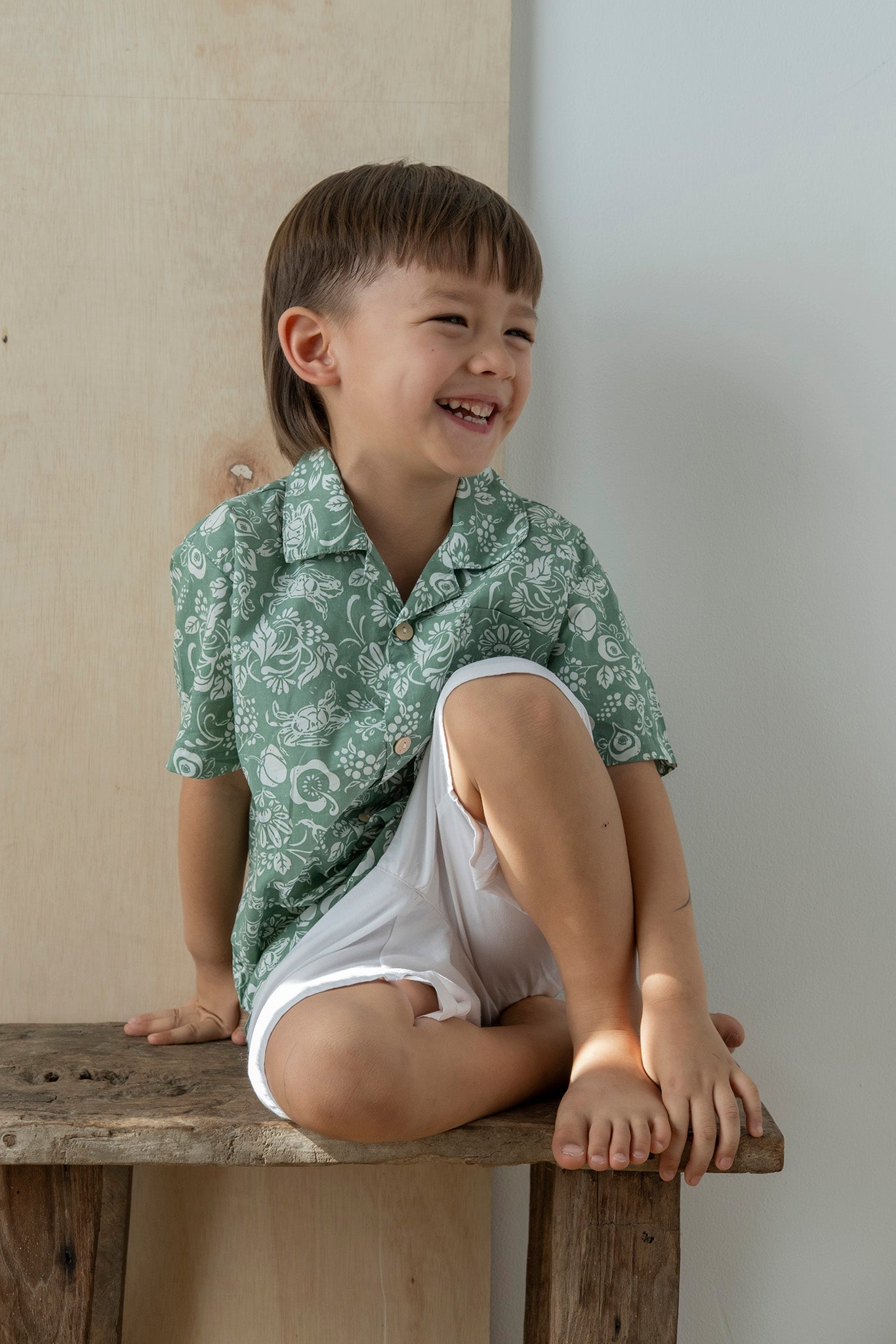 Resort-inspired styling featuring the Bali Tropical Shirt in Veg and Crab print