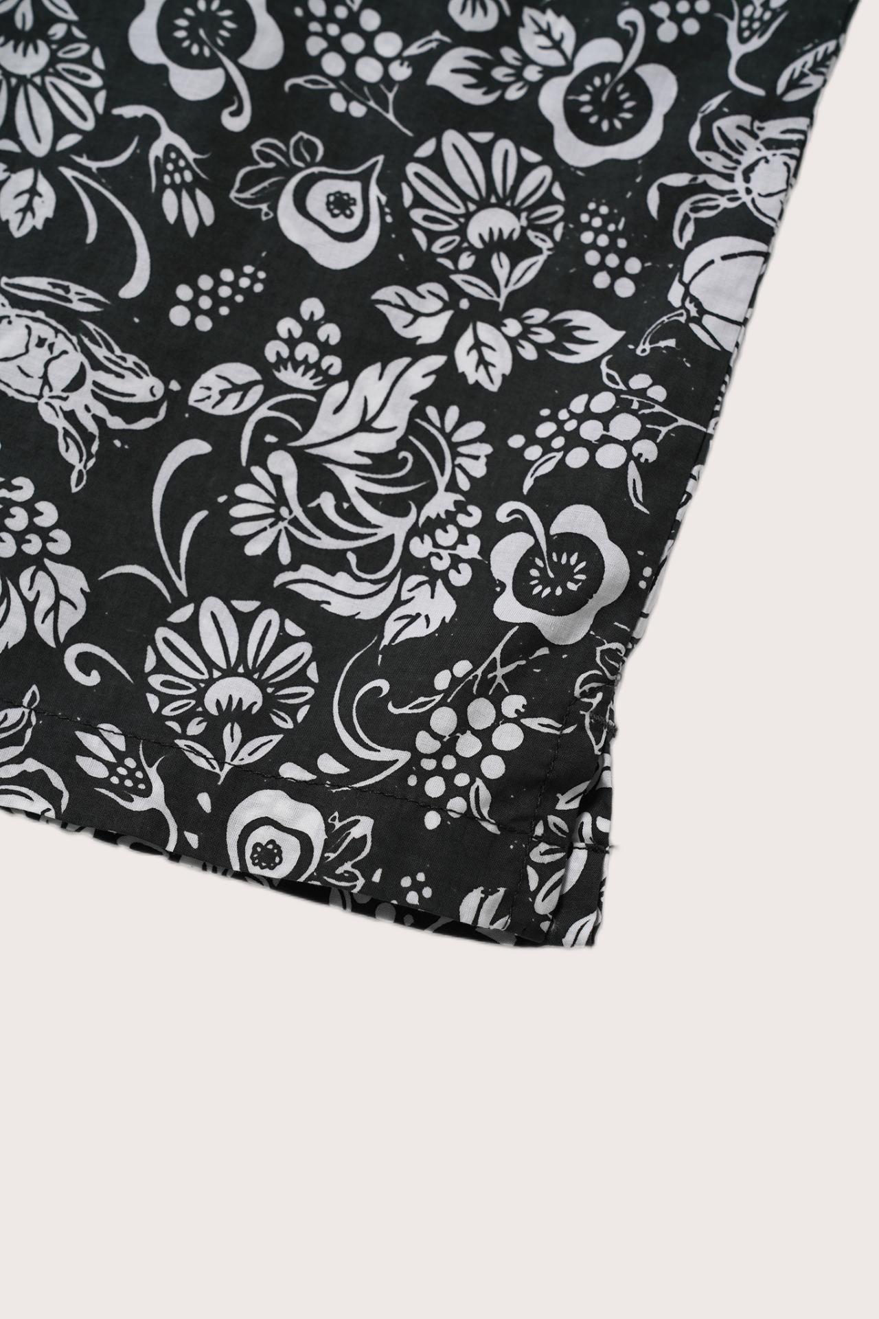 Detailed view of the Veg and Crab pattern on the Bali Tropical Shirt