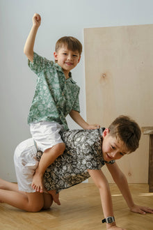 Distinctive Veg and Crab motif showcased throughout the Bali Tropical Shirt
