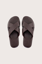 Jey sandal in cioccolato fondente shown in a global view highlighting its full silhouette and refined resort design