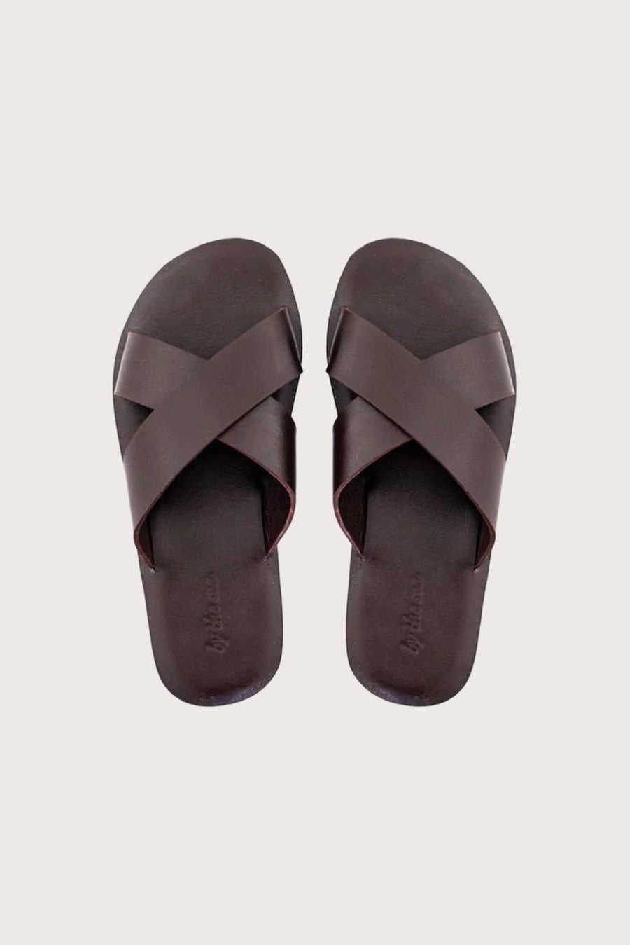 Jey sandal in cioccolato fondente shown in a global view highlighting its full silhouette and refined resort design