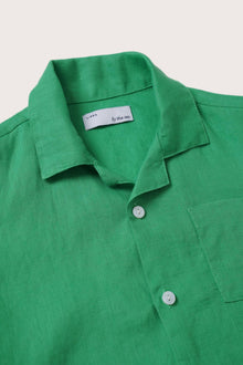 Soft linen texture detail on the Kai Linen Shirt in Green