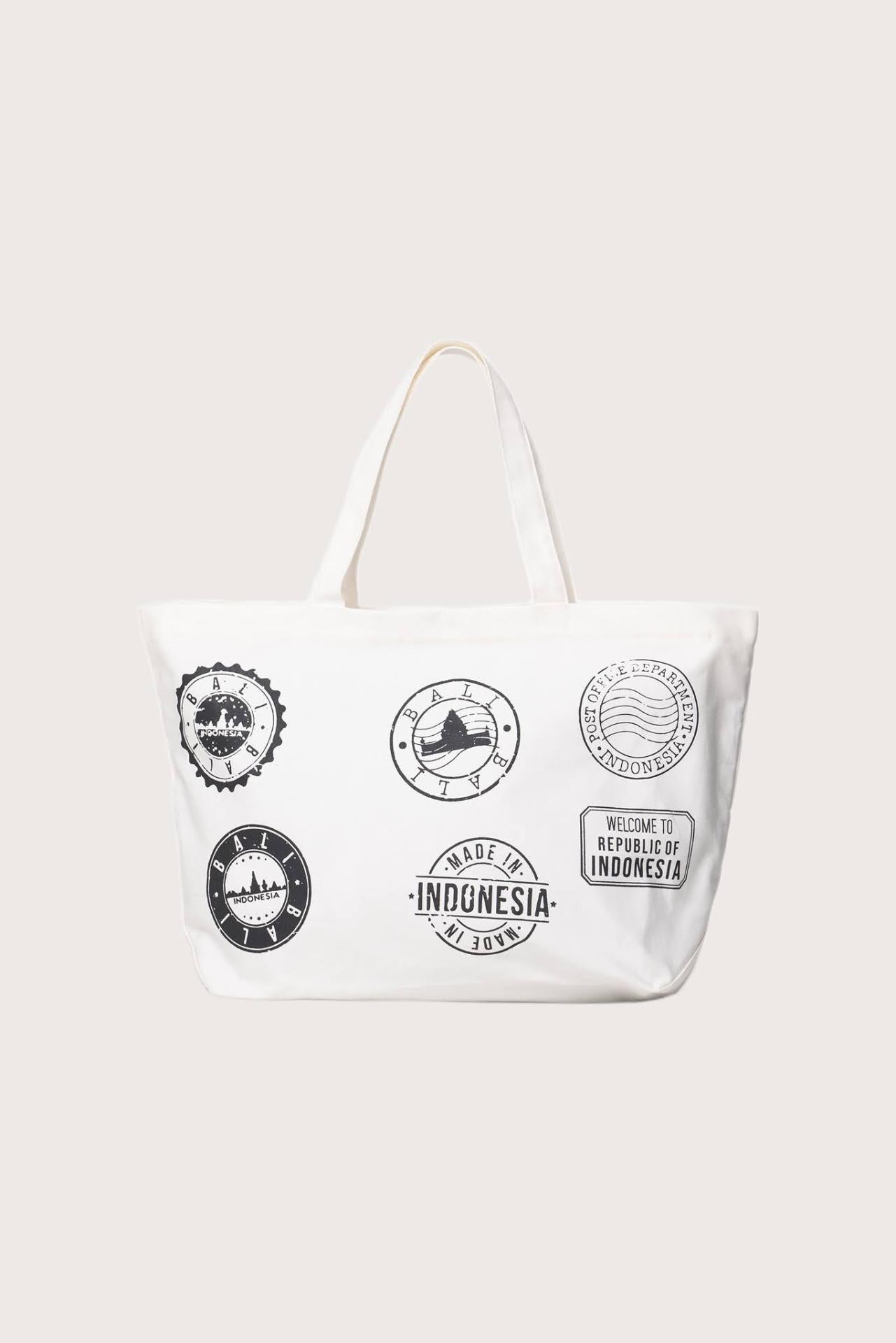 By The Sea Bali Kaia Bag in white featuring a spacious design and timeless resort elegance