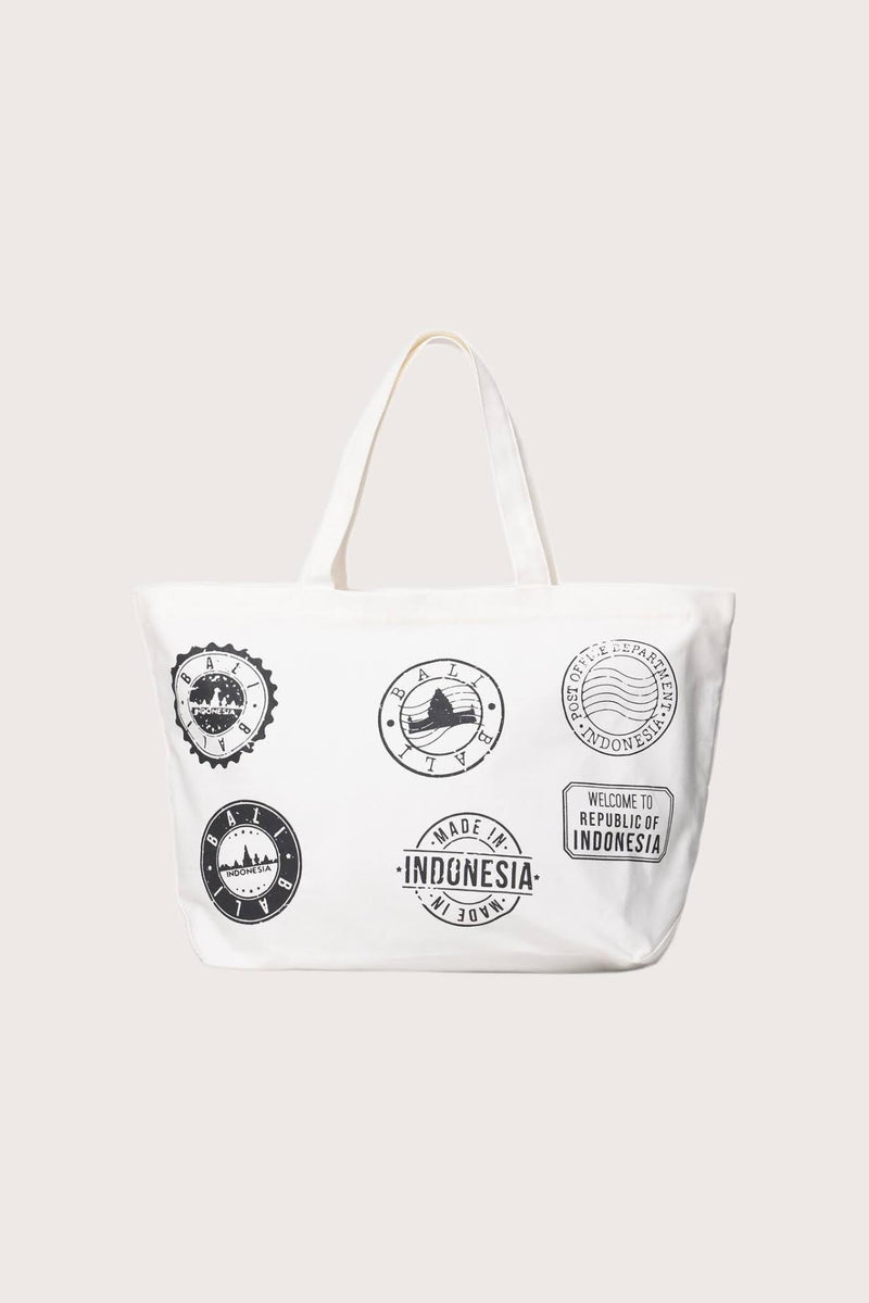 By The Sea Bali Kaia Bag in white featuring a spacious design and timeless resort elegance