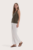 Lightweight linen tanktop designed for refined tropical dressing