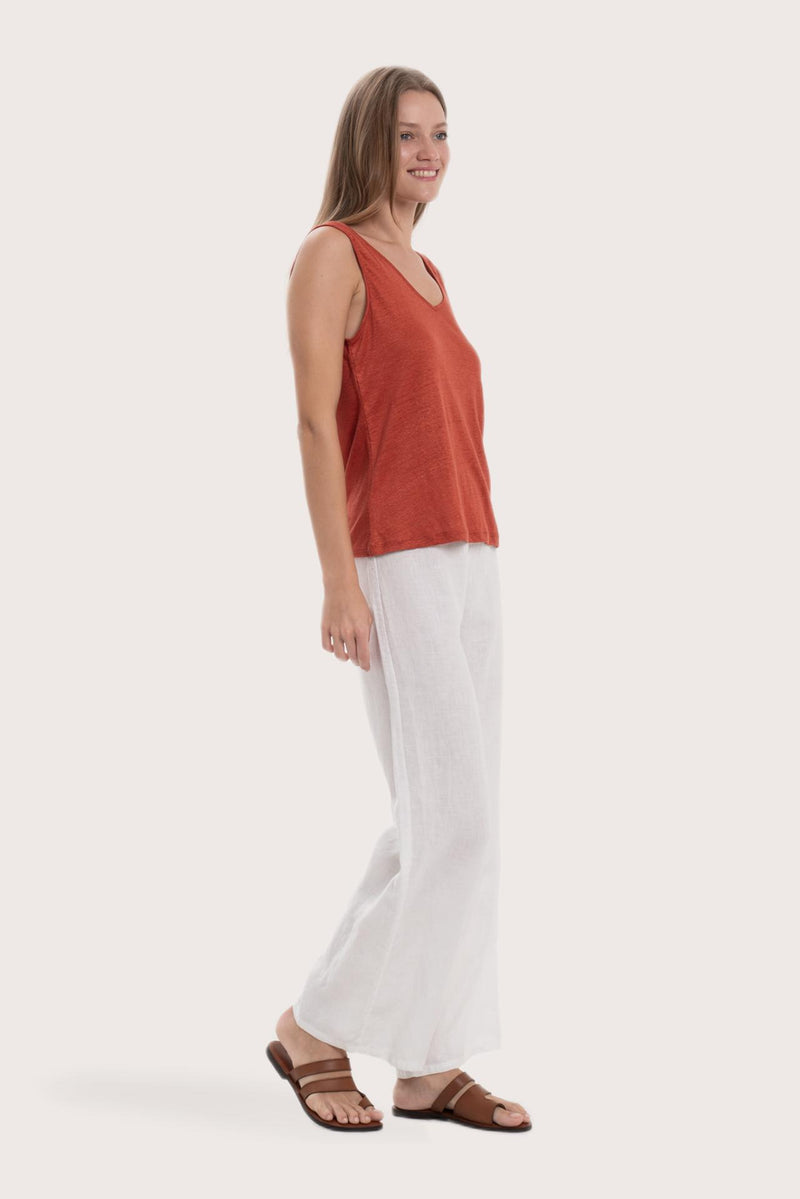 Lightweight linen tanktop designed for refined tropical dressing