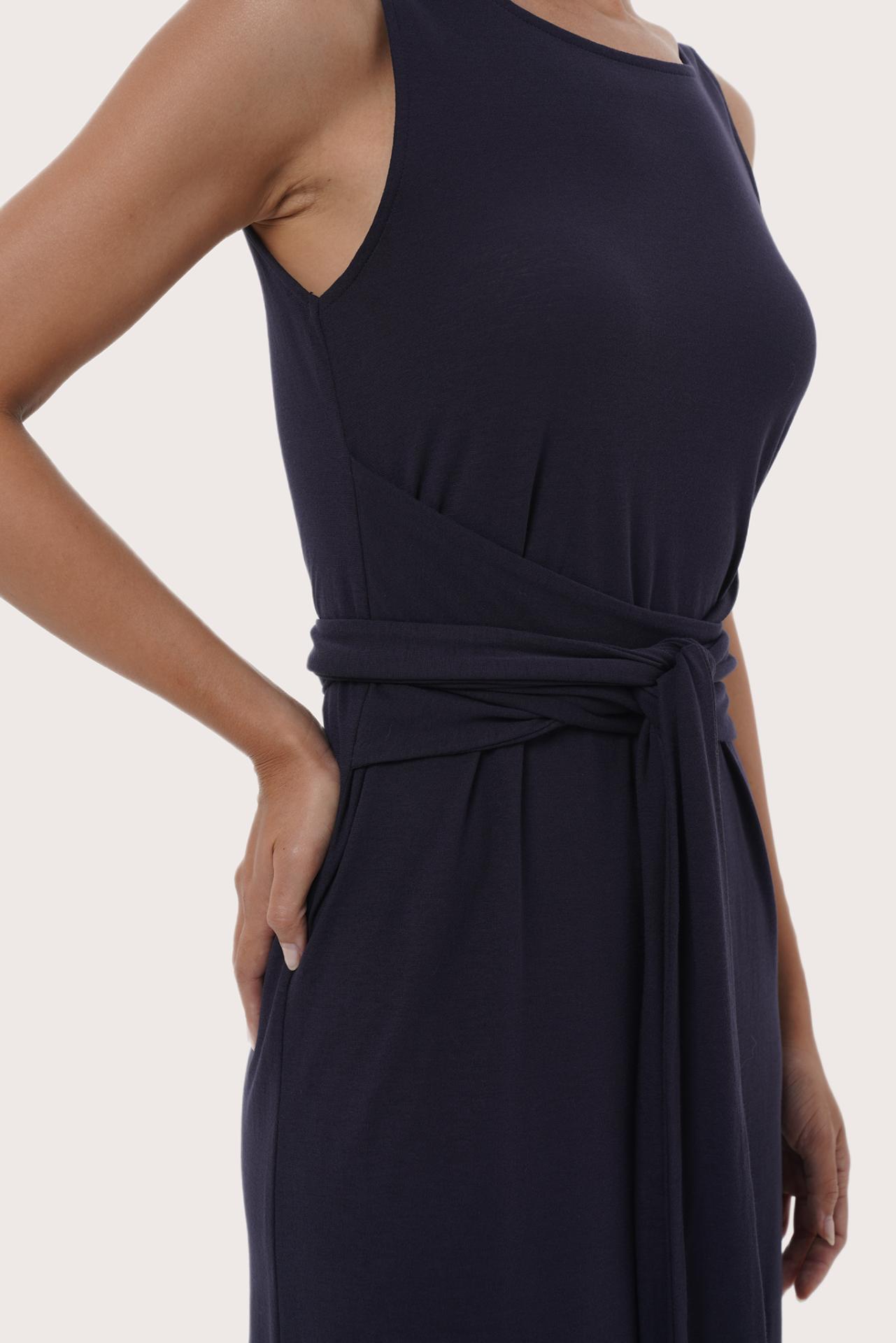 Refined design detail of the Kyra Dress in Navy
