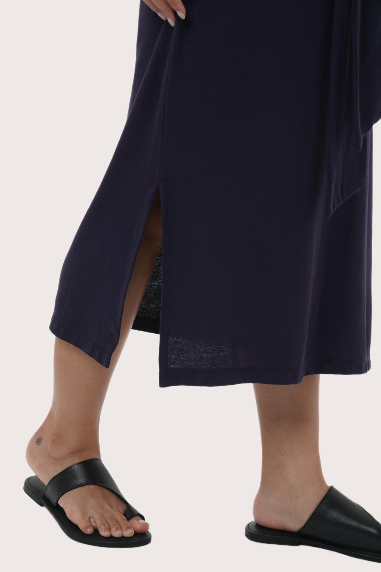 Refined design detail of the Kyra Dress in Navy