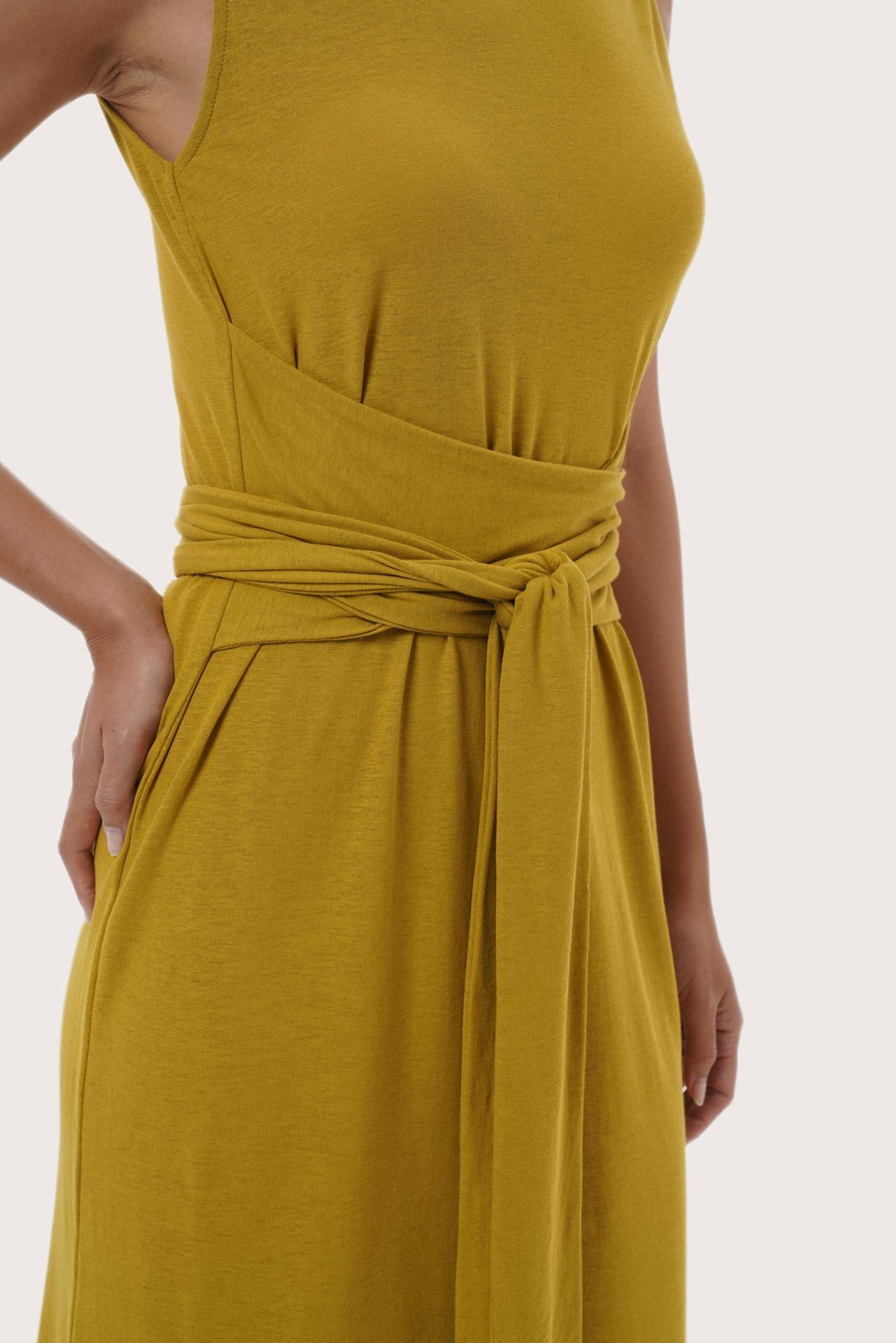 Refined design detail of the Kyra Dress Yellow