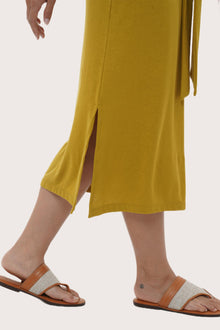 Refined design detail slit of the Kyra Dress Yellow