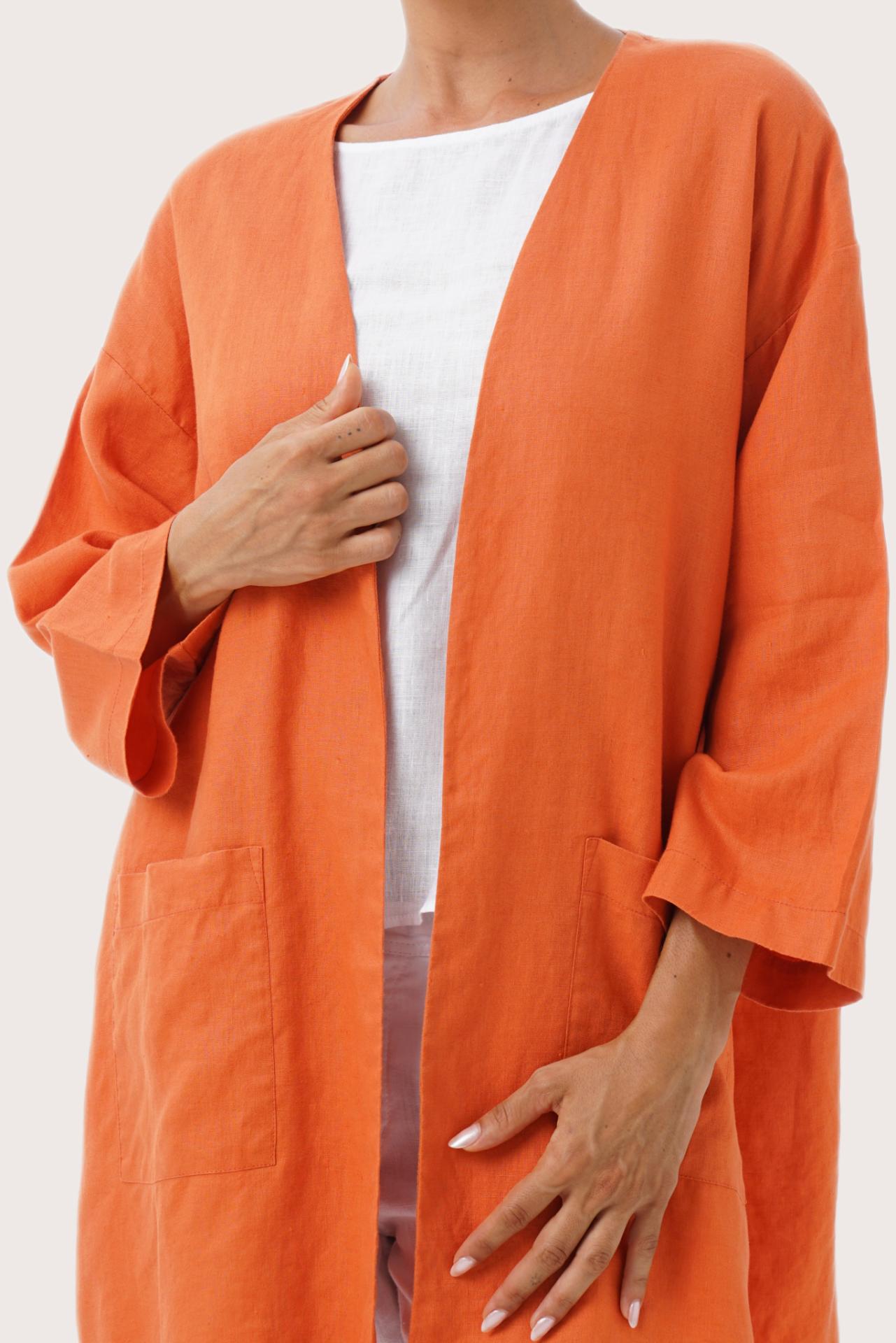 Close up detail of the Linen Haori Outerwear Sicilia highlighting craftsmanship and design features