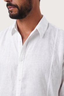Close-up fabric and collar detail of the Moreno Linen Shirt White by By The Sea Bali