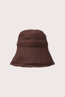 Back view of the Savanna Linen Hat Choco showcasing refined craftsmanship and lightweight construction