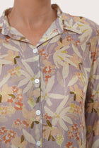 Close-up of the Selva Shirt Crisante Multicolor Cream Base showing relaxed structure and soft natural fabric finish