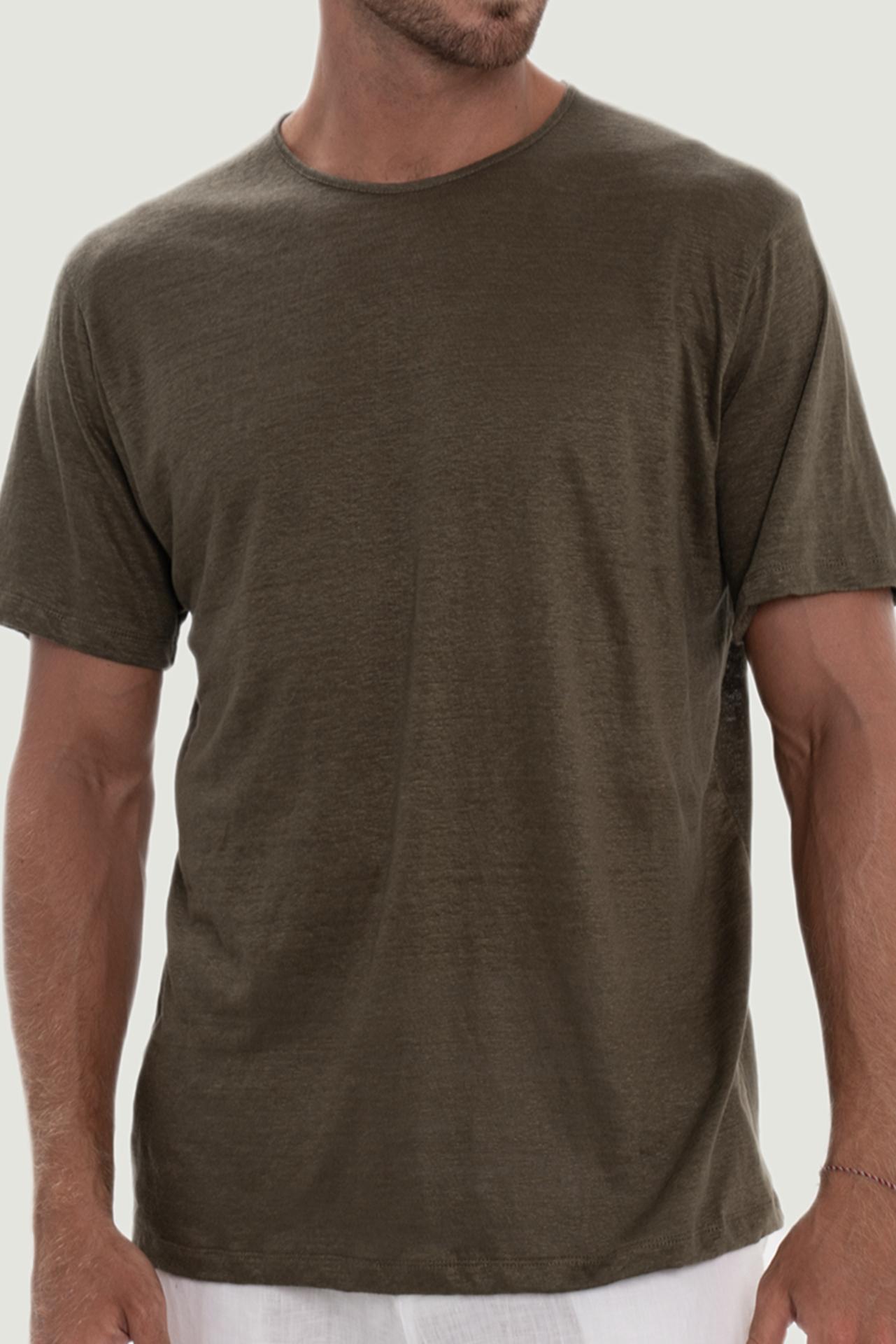 Soft premium fabric with thoughtful craftsmanship in a versatile Army tone
