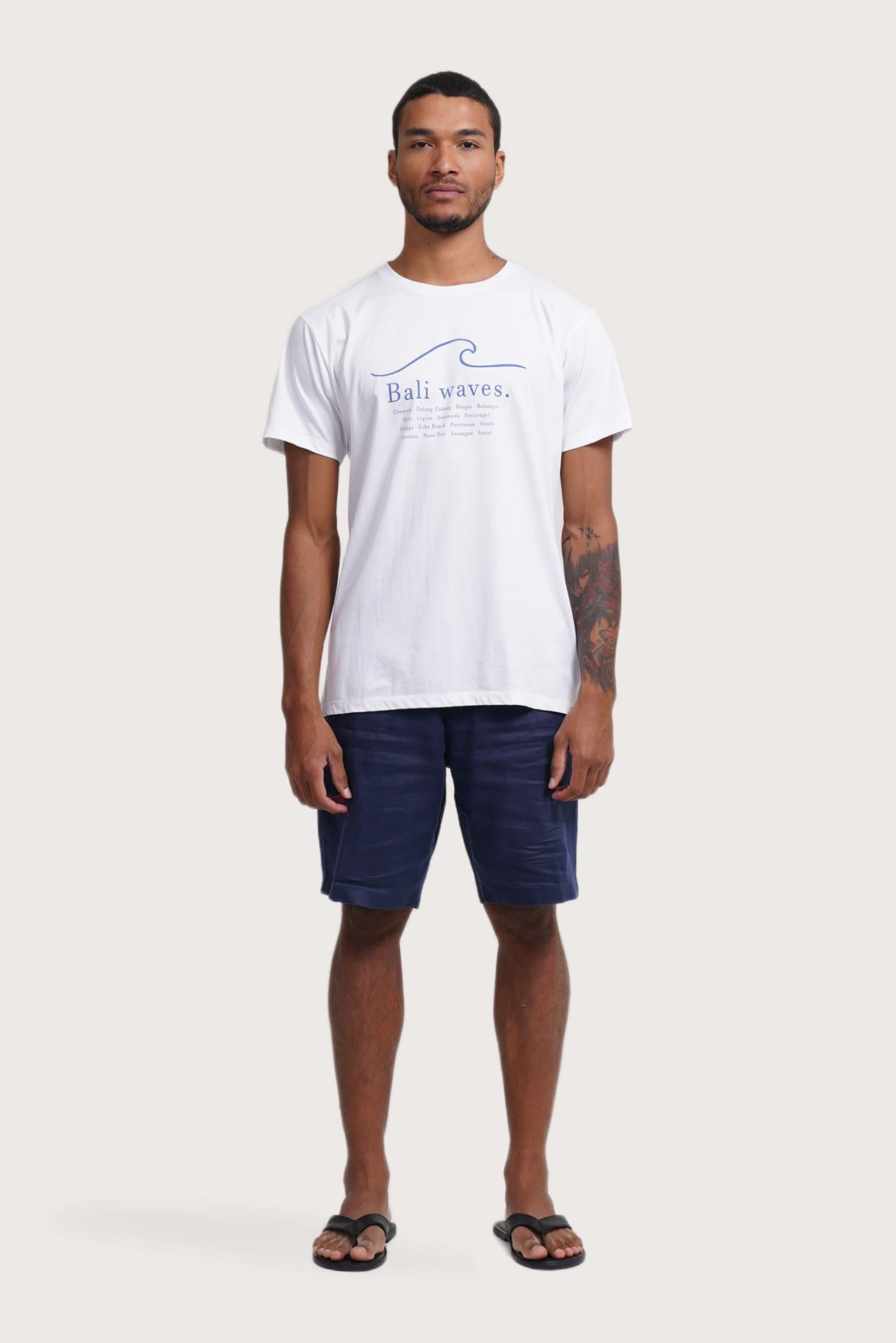 By The Sea Bali Watu T-shirt Bali Waves – refined men's resort tee with a relaxed, contemporary silhouette