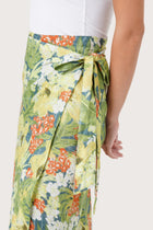 Close up detail of the Zaree Linen Skirt Tropis highlighting craftsmanship and design features.